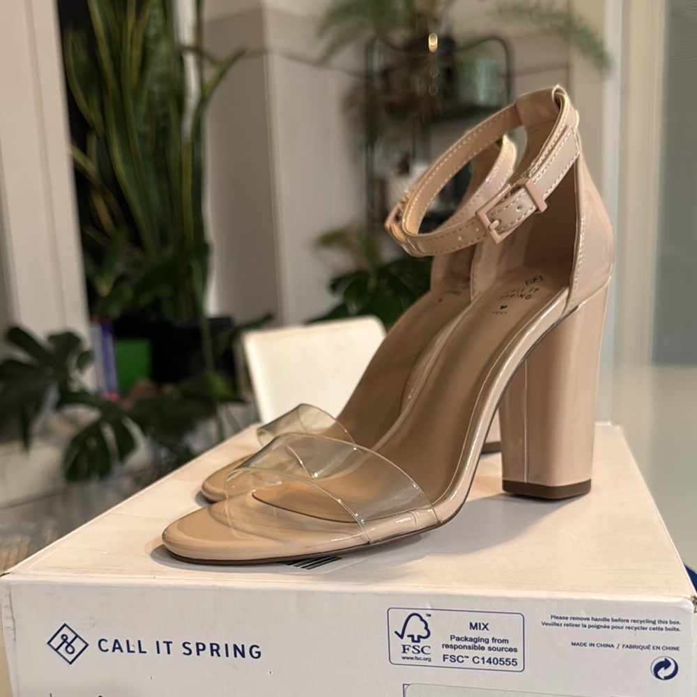 Call It Spring Women's Nude Block Heel Sandals - size US 5
